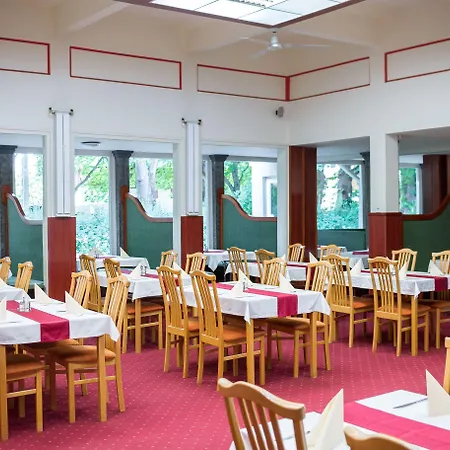 苏贝德康体酒店 酒店 Balatonszárszó