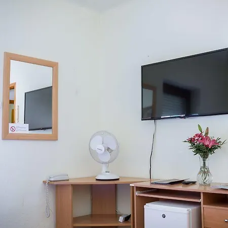 苏贝德康体酒店 Balatonszárszó