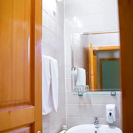Wellness Szindbad Отель Балатонсемеш