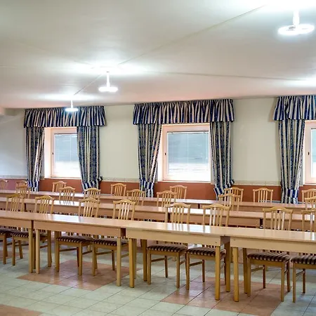 苏贝德康体酒店 Balatonszárszó