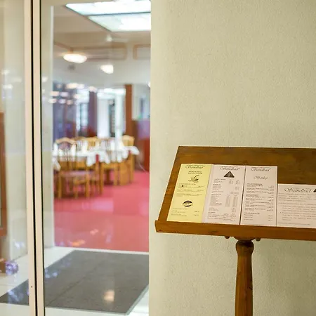 苏贝德康体酒店 Balatonszárszó